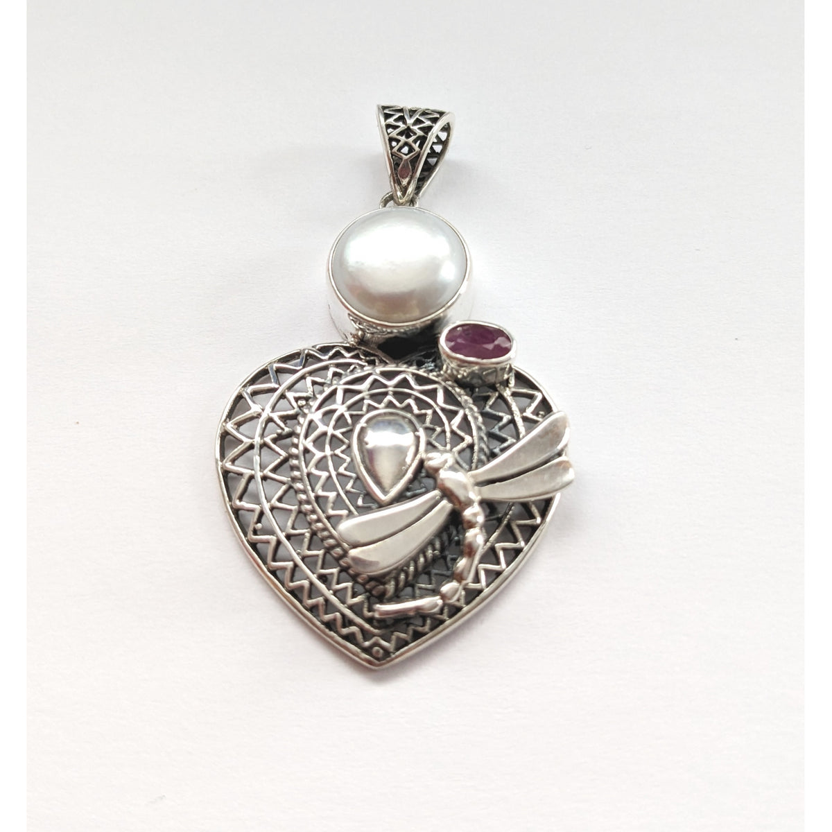 925 sterling silver heart pendant featuring a dragonfly and a pearl, elegant jewelry piece without chain.