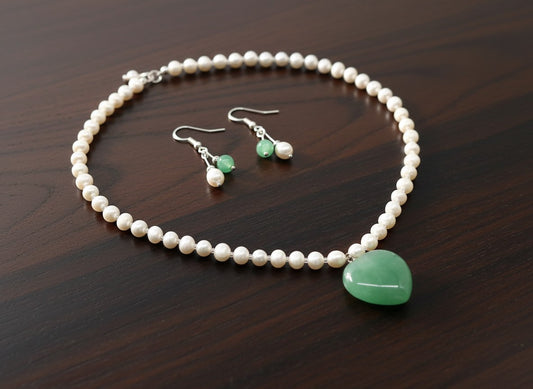 Freshwater pearls and Jade set