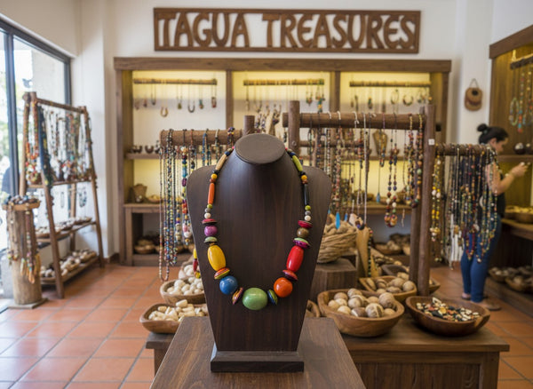 Fair trade handmade Tagua necklaces | Halte Bijoux