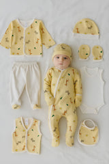 8-piece giraffe print newborn baby clothing gift set in organic cotton

